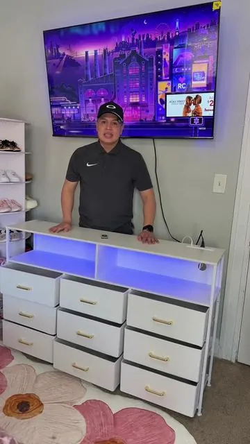 Gabetero que necesitas para tener en orden tu ropa y poner la TV ensima súper bueno #gabetero #mueblesdetv #raybee #mueblesmodernos #drawerorganization 