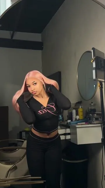 this hair was so bomb! Very full and easy to dye 🎀 #pinkhair #blondehair #613wig 