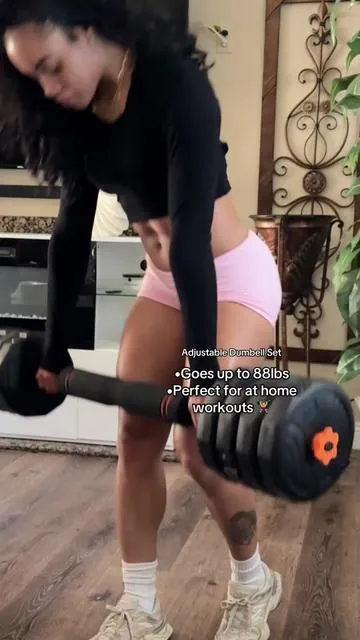 Adjustable db set that goes up to 88lbs. Perfect for at home workouts 🏋️‍♀️💗 #athomeworkout #fitnessequipment #fyp #adjustabledumbbells #adjustabledumbbells 