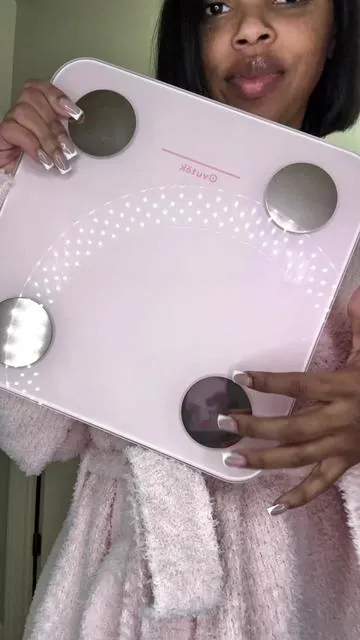 This scale is so useful. I can’t stop getting on it. #smartscale #wellness #health #weightloss 