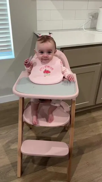 The perfect pink🩰🦢🍼 #highchair #babygirl #mockingbirdhighchair #babygirlontheway @Mockingbird - Baby Gear #CapCut 