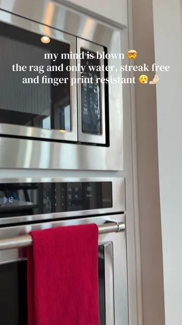 I didn’t think this was even possible! I##magiccleaningcloths #streakfreecleaning #cleanhome #homemusthaves #tiktokshopcreatorpicks 