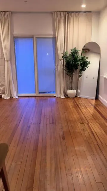 So beautiful 😮‍💨😍 #bigmirror #sweetfurniture #fullbodymirror #fulllengthmirror #livingroommirror 