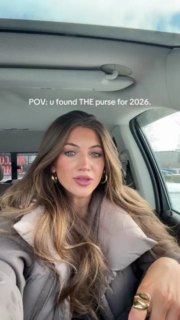 I’m not even kidding I haven’t stopped wearing it.. and the amount of compliments girls.. amazing🤭 #purse #pursetok #foryoupage #winterfashiontrends #girls 