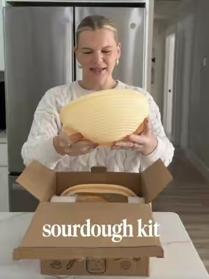 Suuuure, I guess I could have just used what I had, but the silicone bannetons and flour shaker made this worth it to me 🤷🏼‍♀️ ready to start  sourdough? Grab this kit from @JoeCo 🥖💛 #sourdough #sourdoughkitforbeginners #sourdoughforbeginners #sourdoughstarterkit #sourdoughbeginner 
