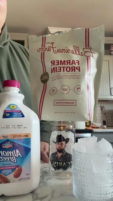 Van amar esta proteína se los juro #lamadafaker🤭🤣 @MADAFAKER254 @Sergio 