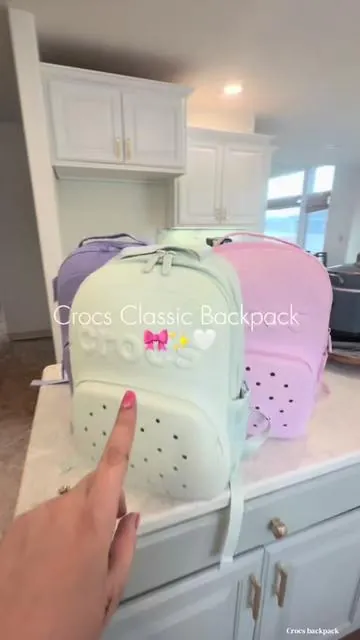 New crocs backpack ✨🎀🤍 #crocs #crocsbackpack #backpack #forthegirls 