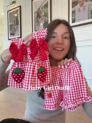 The cutest outfit for your baby girl!🤍🍓 #babygirl #babyoutfit #summeroutfits #kidsclothes #vacationoutfits