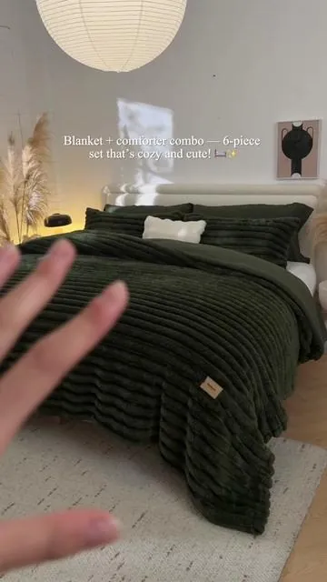Cold winter nights feel softer wrapped in a wide stripe cozy blanket ❄️ Deep comfort, quiet warmth, and the kind of cozy that makes you stay in bed longer. #BedsureMessyAestheticChallenge #BohoBedSet #BedsureComforter #Bedsure #cozyvibes #TikTokShopHolidayHaul