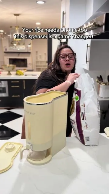 This Rice Dispenser is GAME CHANGER! #ricedispenser #kitchenfinds #tiktokshopfind #uforu 