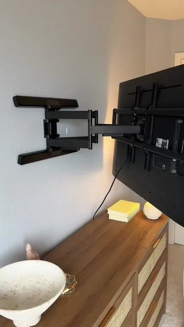 But why does a tv mount make the entire room look upgraded?! This one is IT  #tvmount #easytvmount #affordabletvmount 