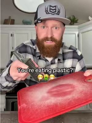 Why are you cutting your food on PLASTIC?! 😷 Switch to Stainless Steel! 👏 #PlasticFree #CuttingBoard #StainlessSteelCuttingBoard #KitchenEssentials #TikTokShopCreatorPicks 