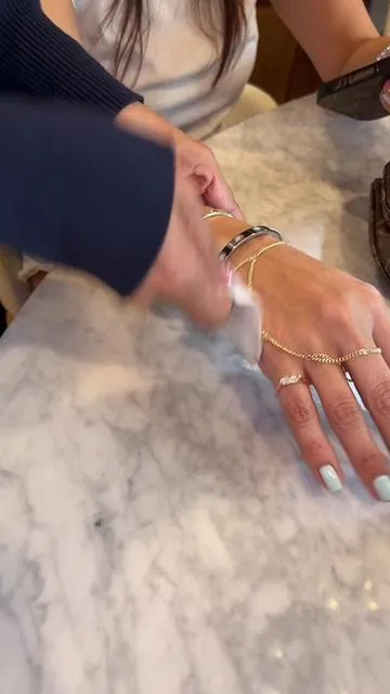 #pavoi #pavoijewelry #braceletstack #loveatfirstfind #tiktokshopcreatorpicks 