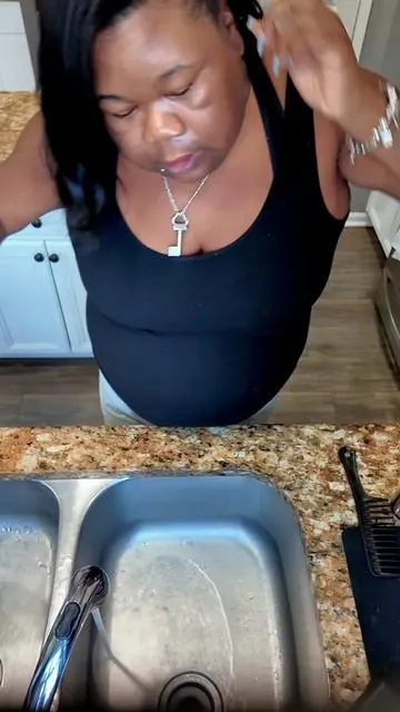 This is what finally made my silk press feel silky 😌✨ The WavyTalk Smooth Barrier heat protectant adds shine without weighing my hair down and works perfectly with the WavyTalk flat iron with the detachable comb. If you heat style or do silk presses at home, this combo just makes sense. #corynes #silkpressprep #heatprotectant #naturalblackgirlhair #flatironsilkpress 