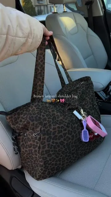 Love it 🐆🤎  #leopardprint #leopardbag #bag #girlbag #tiktokmademebuyit 