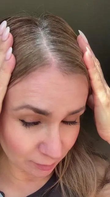Color Wow Root Cover Up #TikTokShopCreatorPicks #NewYearsResolutions #tiktokshopjumpstartsale #tiktokshopstockup #rootcoverup @Color Wow Hair 