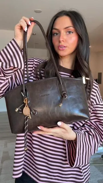 The way this bag sold out last time because it was ON SALE FOR 4 DOLLARS #everydaybag 