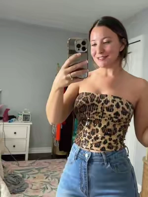 Love this sparkly tube top! 