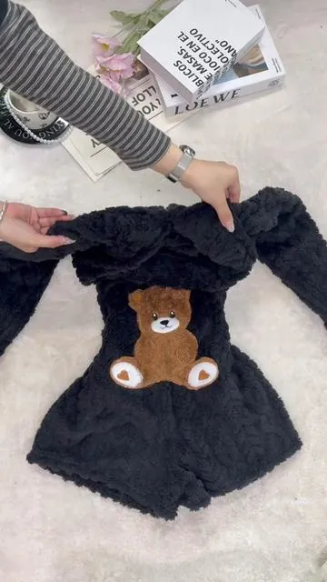 this teddy jumpsuit is the coziest thing I've ever worn.🧸☁️ the fleece is thick, fluffy, and insanely soft.#jumpsuit #loungewear #spotlightfinds #tiktokshopcreatorpicks #tiktokshopjumpstartsale