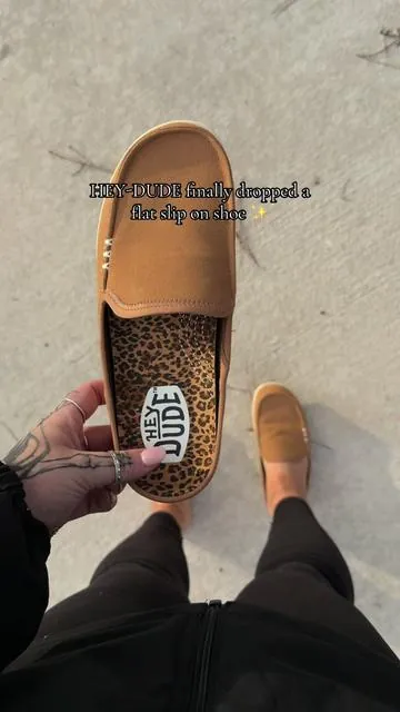 @HeyDude harbor women’s slip on shoes ✨🤎