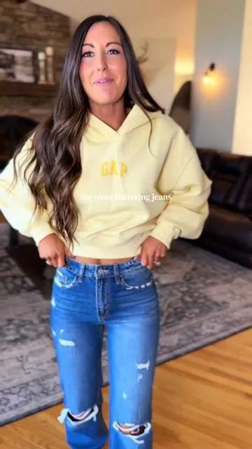 The most perfect jeans 🤍 @Wild Oak Boutique #flyingmonkeyjeans #tallgirljeans #momjeans #distressedjeans #tiktokshopspringglowup 