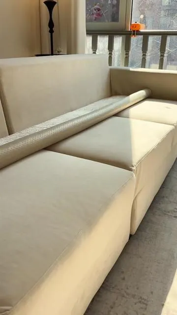 If you have pets or kids, you know the struggle of fixing your couch covers 24/7.This one has a rubberized backing so it literally stays put.Plus,it gives that cozy Western vibe!#couchcover #sofacover #pet #homedecor #cozyhome 