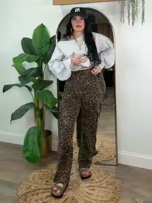 I’m wearing a small! These run big so I’d size down for a tighter fit if you prefer that! 🥰