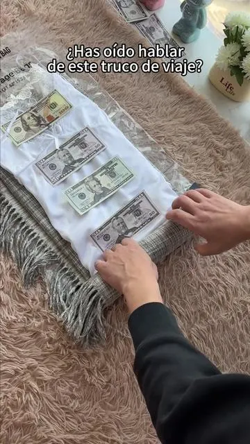 Deja de llenar tus abrigos de invierno y suéteres pesados en el armario con este conjunto de almacenamiento al vacío. Dobla, cierra, presiona el botón y mira cómo se encoge. Ahorro de espacio, sin desorden, perfecto para la familia o para viajar! 🧥 ✨
 Haga clic en el enlace y empacar ahora! #WinterStorage #SpaceSaver #VacuumStorage #HomeOrganization #TrucoDeViaje