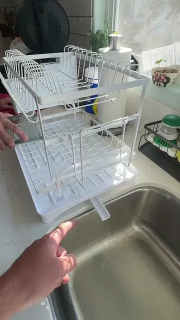 Two tier dish rack 👆🤝 #dishrack #twotierdishrack #washingdishes #dishdryingrack #KitchenHacks 
