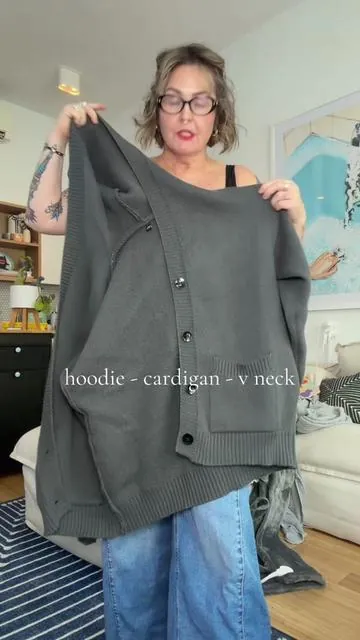 It’s literally every feature I want combined in one piece #hoodiecardigan #tiktokshopcreatorpick  #tiktokshopstockup   #tiktokshoploveatfirstfind  