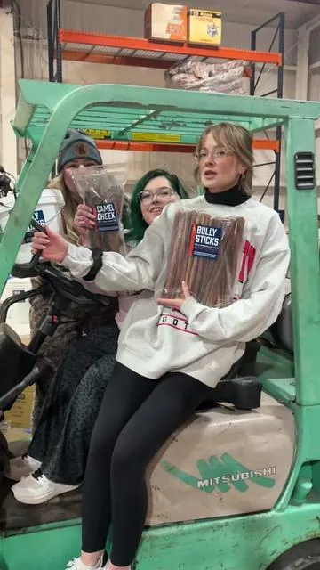 @Wild Wolf Bully Sticks @Maë & Scar @trissie & the chaos crew 🐾 