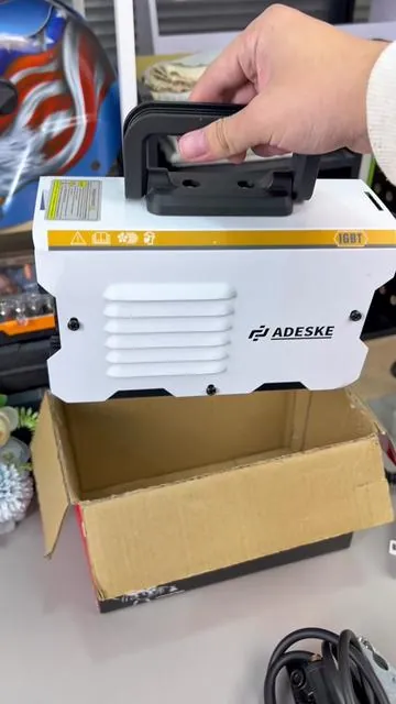 Soldadora resistente, herramienta para campesinos#weldingmachine #portableweldingmachine #householdweldibgmachine #welder #videowave 