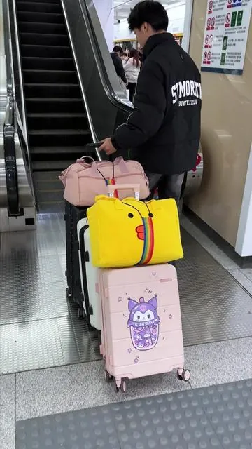 Group Trip Essential | Connect 3 Luggage with 1 Strap
