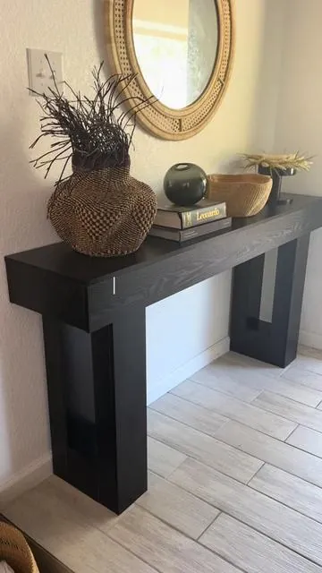 The most stunning entrway table!! So glad I landed on this one!! #entrywaytable 