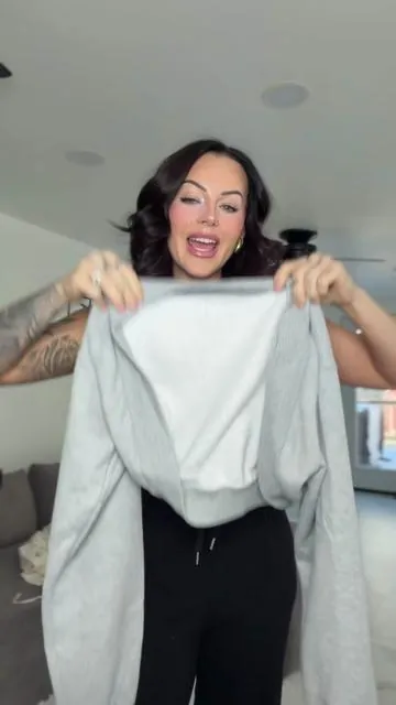 OK, I love these shoulder shrugs 🙌🏼😍 so convenient!! ##shouldershrug##casualsweater##fashionfinds##tiktokshopcreatorpicks##shrugs