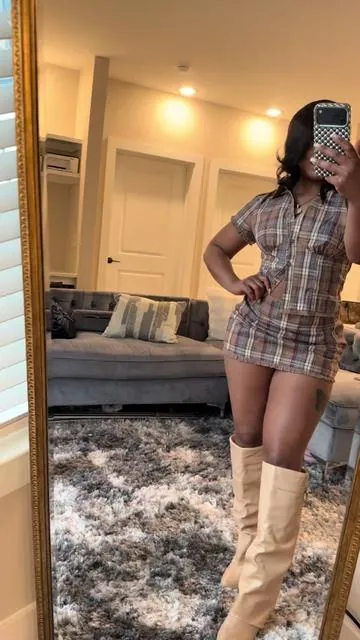 I love finding cute little outfits on here😍😍 #_amourjaayy #contentcreator #tiktokmademedoit #fypage #influenced #tiktokmademebuyit #tiktoktwopiecesets #twopieceset #ootd #ootdfashion #styling #running #styleit #howtowearit #miniskirt #skirtset 