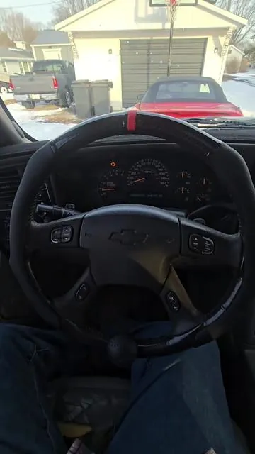 @SUPEREVER Steering wheel cover. These look good in any vehicle. #tiktokshopcreatorpicks #foryoupage #creatorsearchinsight #carsoftiktok #tiktoktahoe 
