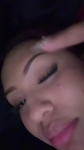 Can you do this with your lashes ? #fyp #viral #lashes #clusterlashes #lashclusters 