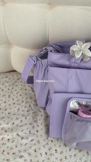 As a two-kids mom, it fits everything I need, and it’s actually really cute🥰💜#diaperbag #totebag #2kidsmom #momlifevibes #mombag 