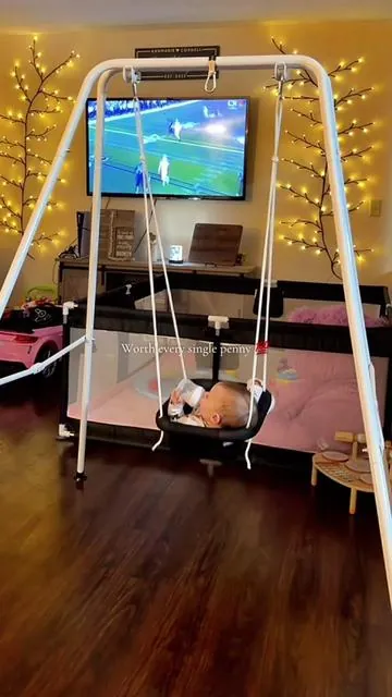 A must have for all parents 🙌🏽 #BabySwing 