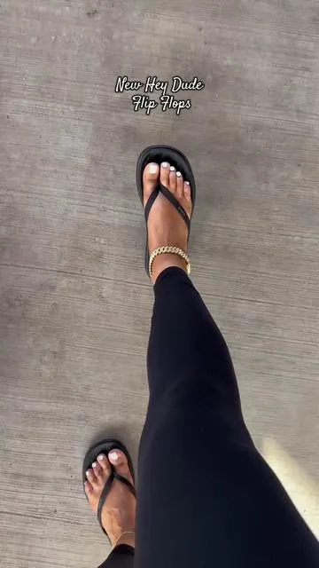 Believe me when I say these new @HeyDude sandals are beyond COMFY! #heydude #heydudemauibreeze #heydudeflipflops #womensflipflops #tiktokshopcreatorpicks 