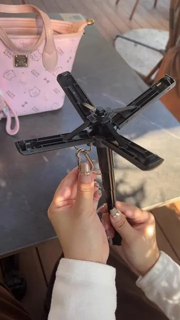 Guess what it is? Have you ever used it?#selfiestick #selfiesticktripod #girlythings #tiktokshop #tiktokmadebuyit 