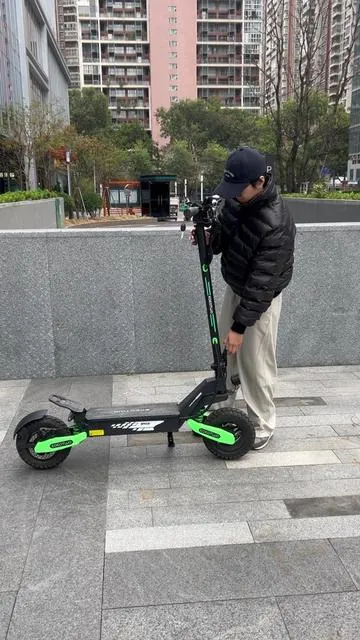 它是如何变小的？近距离记录 GT06 也是一种变身魔术#usa #eoeotwo #scooter #escooter #scooters 