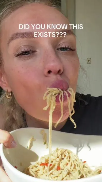 High protein ramen noodles that turn a quick comfort meal into a filling, macro-friendly option. Perfect for busy days when you want something fast, warm, and satisfying without sacrificing your protein goals. Easy upgrade, big nutrition win. #ProteinRamen #HighProteinMeals #EasyProteinRecipes #QuickHealthyMeals #HighProteinIdeas @Healspot Food 