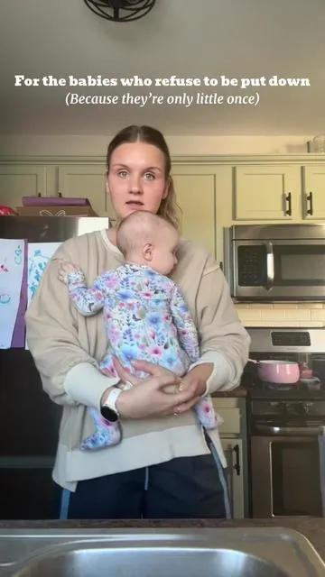 Hands free. Happy baby. Game changer 💖 #babywearing #momlife #tiktokjumpstartsale #tiktokshopcreatorpicks #tiktokshopdeals 