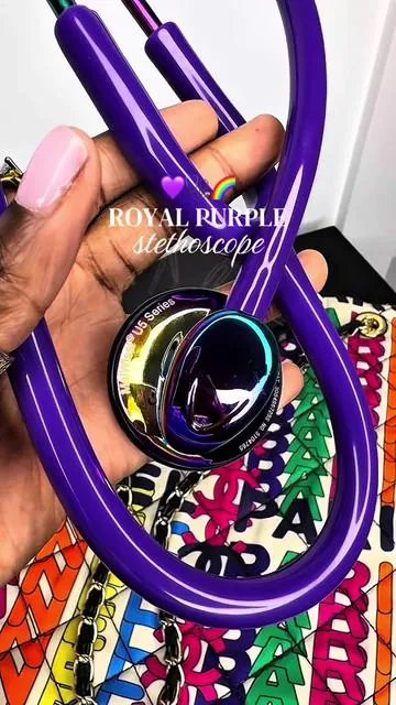 DO YOU SEE THE IRIDESCENT?! 😍🦄🌈 THIS IS FOR THE PURPLE HEALTHCARE LOVERS 💜🩺  #stethoscope #iridescent #healthcareworker #scrubs #tiktokshopfinds 