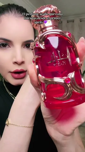 Si quieres que te pregunten qué llevas puesto… es este 👀✨ #perfume #perfumetiktok #perfumesfemeninos #perfumesparamujer @SecretOud 