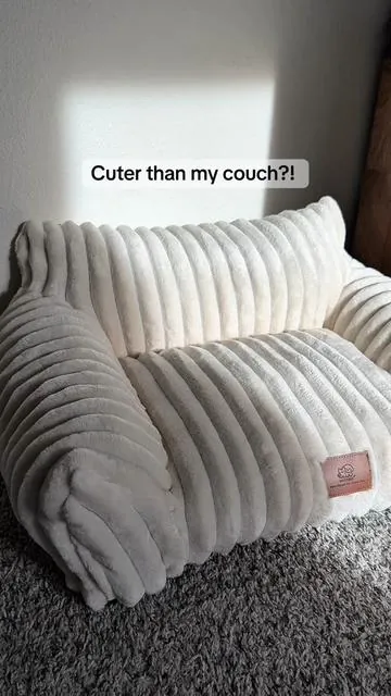 When your pet deserves their own cozy corner 🤍 This plush pet bed is soft, supportive, and actually stays in place. My dog hasn’t moved since I set it down 🐾✨ #PetBed #DogTok #PetFinds #TikTokShopPets #CozyPet