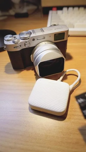 Camera bag upgrade: DONE 🚀 This PGYTECH mini does double duty as a card case and a reader. Quick transfers, organized storage, and fits in my pocket. Game-changer for on-the-go photographers. #CameraGear #sdcardreader #PhotographyHacks #TechEssentials #PGYTECH