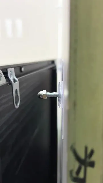 With this nail-free adhesive, you no longer need to drill holes in the wall. It adheres very firmly and leaves no residue when removed.#homegoods #diyhacks #home #wall #fyp 
